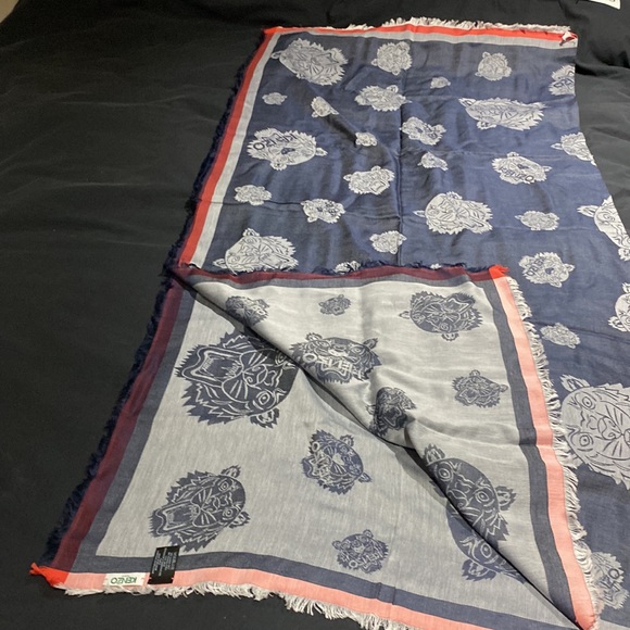Authentic Kenzo Multi Tiger Heads blue scarf - Picture 4 of 5